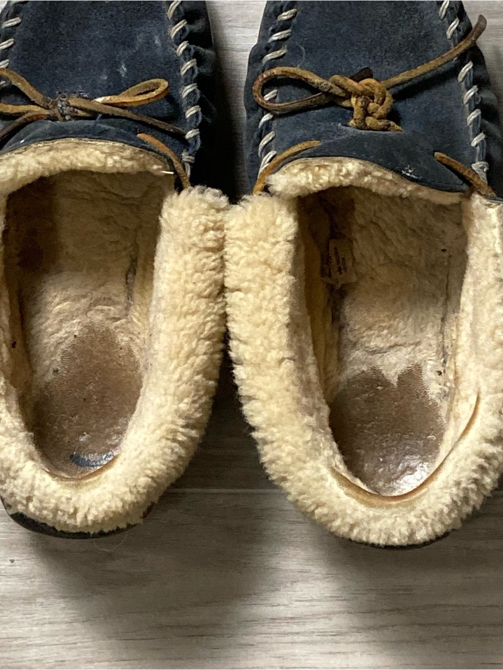L.L.Bean Navy Blue Fur Lined Moccasins - Picture 4 of 4